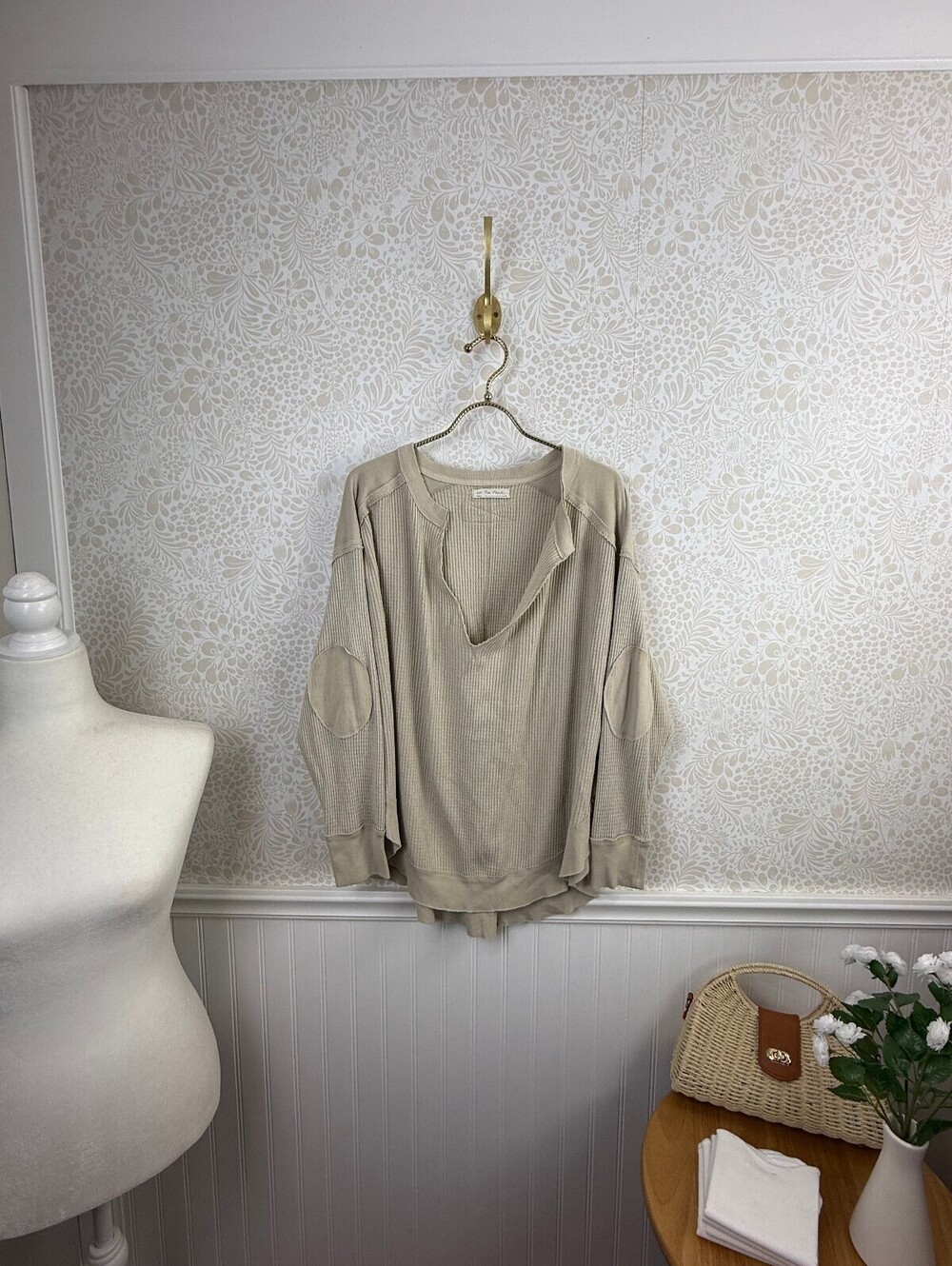 We The Free Beige Oversized Owen Thermal V-Neck Long Sleeve Top - Size - Medium